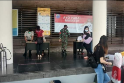 Satgas Pamtas Yonif-642 cek kesehatan para PMI