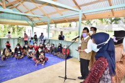 Pjs Gubernur Jambi sambangi Suku Anak Dalam di Merangin