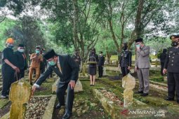 Hari Pahlawan, Forkopimda Padangsidimpuan lakukan ziarah
