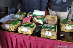 Polda ungkap 10 kilogram sabu-sabu disembunyikan dalam ban truk