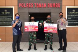 Satlantas Polres Tanbu bagikan voucher PNBP SIM gratis di Hari Pahlawan