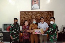 Danrem 023/KS berikan bantuan bagi keluarga pahlawan nasional dan panti asuhan
