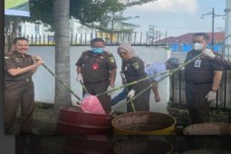 Kejari Tebing Tinggi musnahkan barang bukti