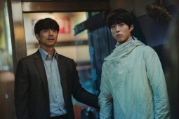 Tampilan baru Gong Yoo dan Park Bo Gum di "Seobok"