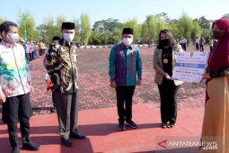 Bupati Tanah Bumbu beri penghargaan terhadap ASN purna tugas