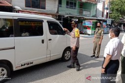Tim gabungan operasi wajib masker di Pasar Mentok Bangka Barat