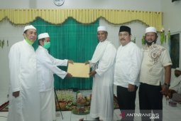 Sekda serahkan surat hibah fasum kepada Yayasan Al Muhajirin