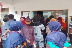 Warga abaikan Protokol Kesehatan di Dinas Perdagangan Tebing Tinggi