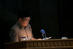 Gubernur Jabar sampaikan jawaban pandangan umum fraksi terhadap APBD 2021