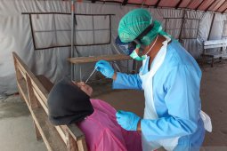 Kisah pasien dan paramedis yang dijauhi teman karena COVID-19