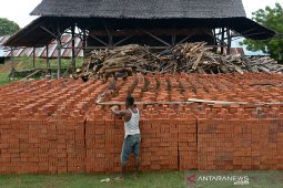 Usaha batu bata rakyat bertahan ditengah pandemi