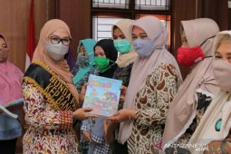 Bunda PAUD Babel bagikan 6.630 majalah anak usia dini di Bangka Selatan