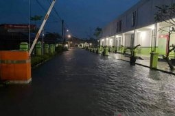 Hujan deras di Sambas sebabkan beberapa lokasi banjir