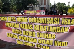 Demo tolak Habib Rizieq Shihab di Sidoarjo