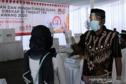 KPU Karawang siapkan bilik khusus untuk pemilih bersuhu tubuh tinggi
