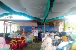 Di tengah hujan, warga Angsana doakan ZR menang