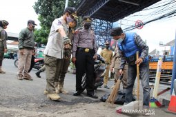 Satpol PP Kota Bandung denda 17 pelanggar protokol kesehatan