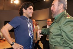 Maradona, sang legenda pahlawan kaum  kiri Amerika Latin