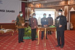 Pjs Gubernur Jambi serahkan DIPA dan alokasi TKKD tahun 2021