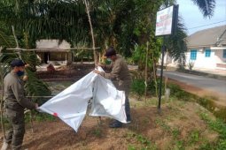 Bawaslu Bangka Tengah tertibkan APK melanggar aturan