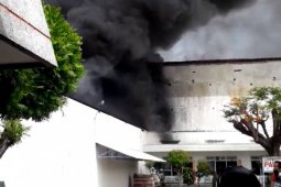 Gudang suku cadang kendaraan di Tulungagung terbakar