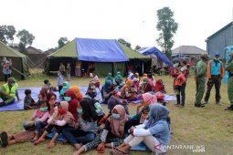 Suara gemuruh dari puncak Merapi,  pengungsi bertambah.