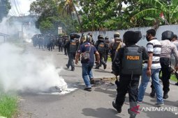 Empat polisi dan seorang wartawan terluka saat kericuhan di Sorong
