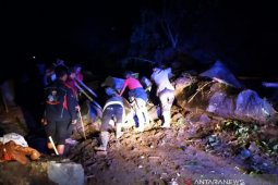 Longsor putus jalur selatan Cianjur-Bandung