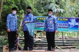HSS Regent and Deputy harvest pangasius fish