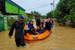 Brimob tambah personel bantu evakuasi warga terdampak banjir di Tebing Tinggi