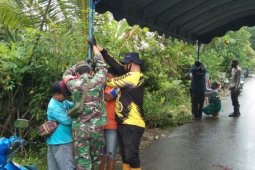 Tim penanggulangan bencana Banua Lawas dirikan tenda darurat