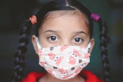 Dokter anak jelaskan cara benar gunakan masker  untuk sang buah hati