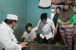Muhammad Rusli jenguk Ismiyati warga penderita lumpuh total
