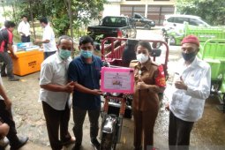 Pemkot Singkawang bantu alat mesin pertanian untuk kelompok tani