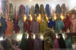 Jilbab Deenay digandrungi remaja milenial Banda Aceh