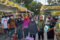 Pemkot Pangkalpinang serahkan bantuan gerobak kepada pelaku UMKM terdampak pandemi COVID-19