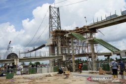Petahana H Ibnu Sina persembahkan jembatan pulau Bromo