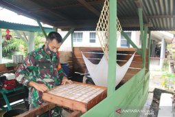 Kreativitas Babinsa Kodim 0211/TT lahirkan pabrik tahu murah guna membantu masyarakat