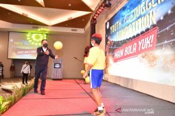 Kompetisi vacum, pesepak bola ditantang lomba "juggling"