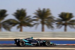 Pebalap Indonesia Sean Gelael akhiri balapan Formula 2 dengan finis di depan sang juara