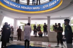Lima penjudi dan seorang pelaku pelecehan seksual dihukum cambuk