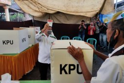 Pilkada Situbondo: Klaim menang, Cabup Karna Suswandi ajak masyarakat kembali bersatu