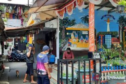 Nyaman di bawah  ancaman banjir