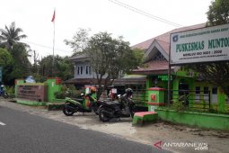 Seluruh pegawai Puskesmas Mentok jalani tes usap