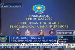 UI terima penghargaan kampus aktif kembangkan usaha hilir migas dan gas bumi