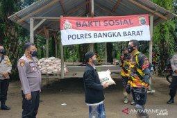 Polres Bangka Barat salurkan bantuan sembako ke pondok pesantren