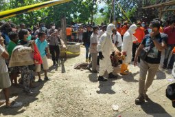 Basarnas evakuasi warga jatuh dalam sumur