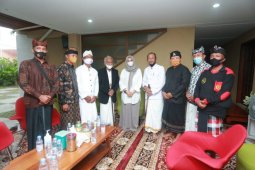 Pemuka agama Hindu Banyuwangi ucapkan selamat kepada Cabup Ipuk