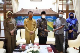 Sebanyak 5.000 pekerja korban PHK dapat bantuan dari Pemkab Sidoarjo