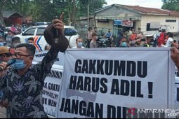 Massa FMPKT "geruduk" Bawaslu tuntut proses pelanggaran Pilkada Tanjungbalai